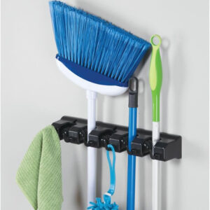 broom-holder-usage